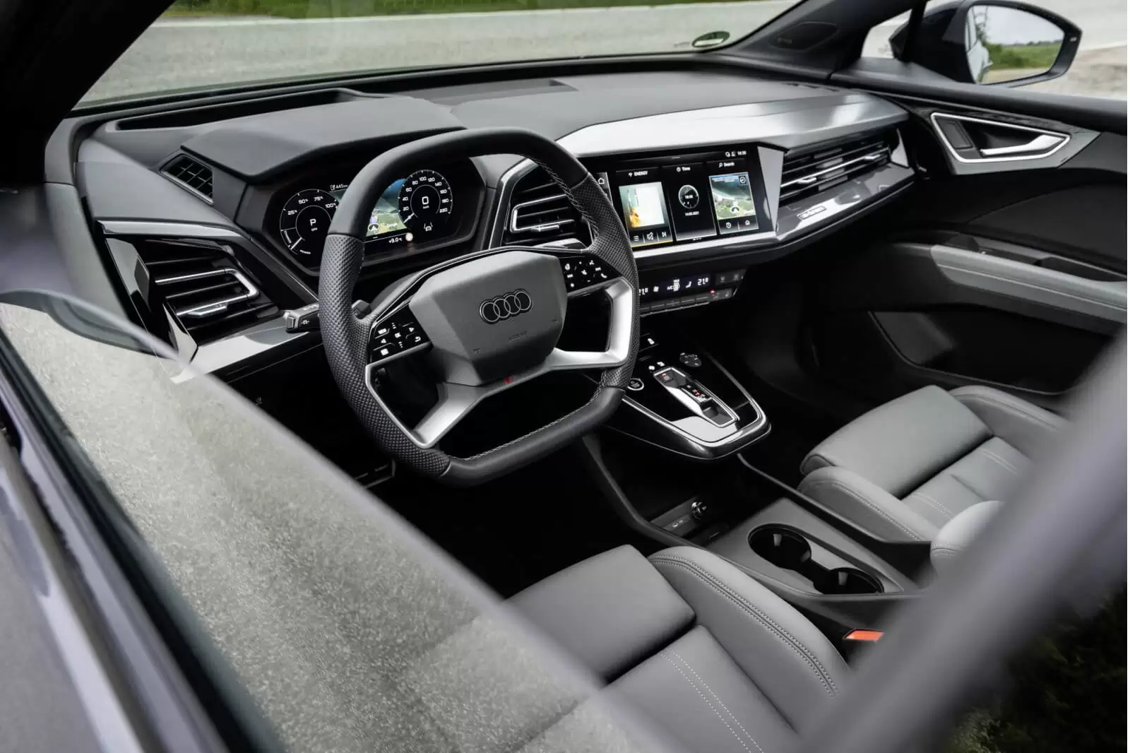 Detalle del interior Audi Q4 e-tron de Renting